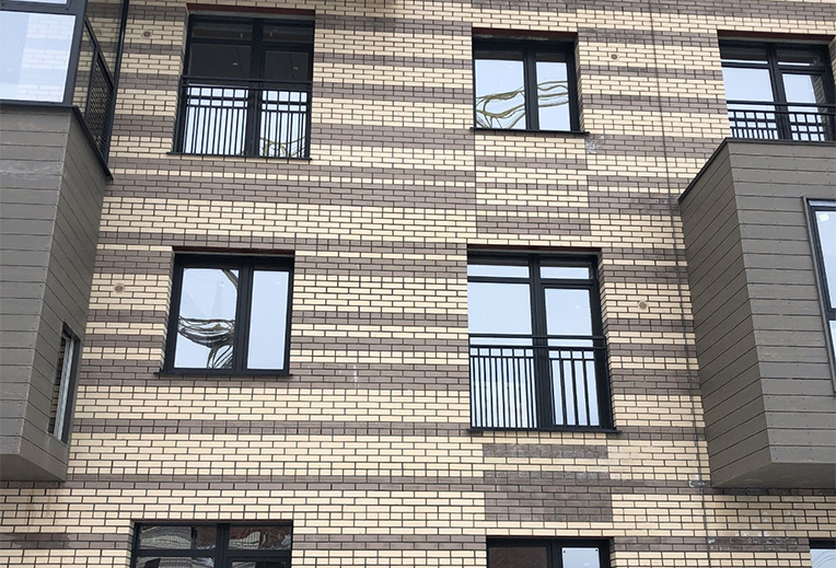 Решетки вентиляции на фасаде